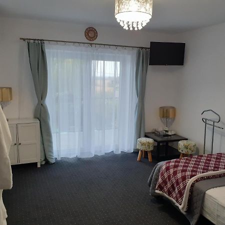 Salcia Hotel Tasnad Ngoại thất bức ảnh