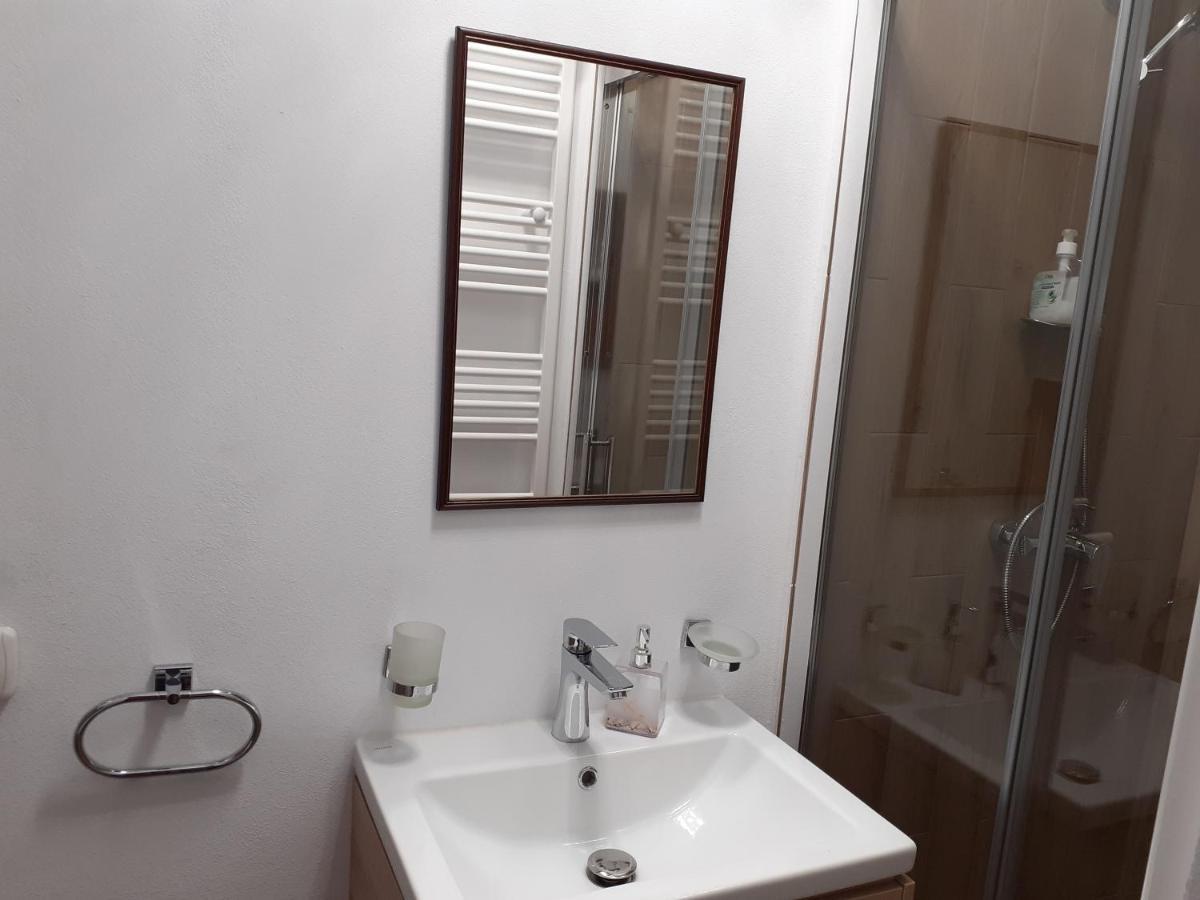 Salcia Hotel Tasnad Ngoại thất bức ảnh
