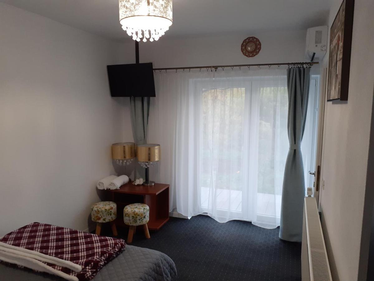 Salcia Hotel Tasnad Ngoại thất bức ảnh
