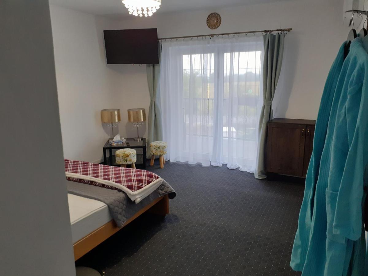 Salcia Hotel Tasnad Ngoại thất bức ảnh