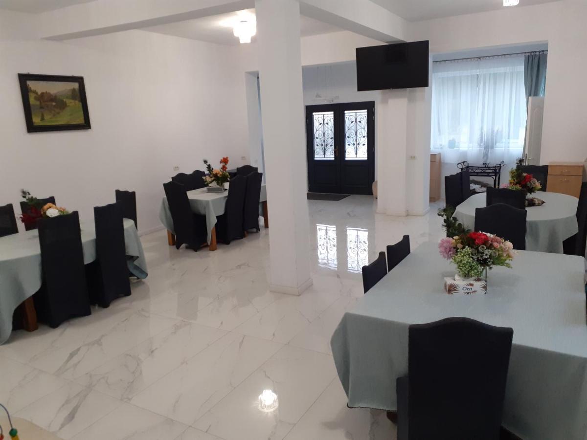 Salcia Hotel Tasnad Ngoại thất bức ảnh